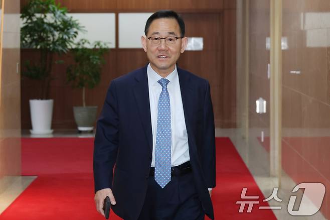 주호영 국민의힘 헌법개정특별위원회 위원장이 13일 오전 서울 여의도 국회에서 열린 개헌특위 2차회의에 참석하고 있다. (사진은 기사 내용과 무관함) 2025.3.13/뉴스1 ⓒ News1 이광호 기자