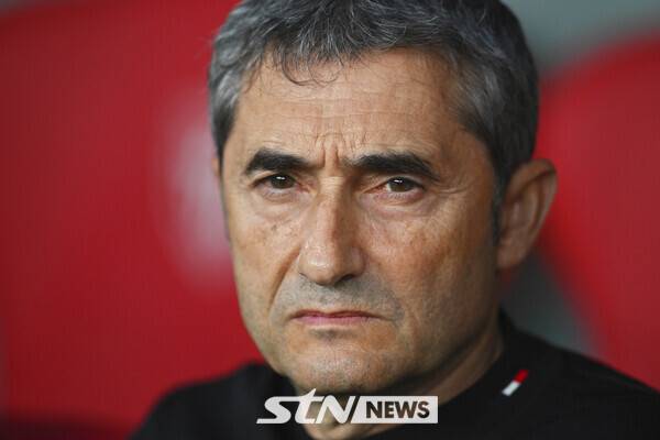 아틀레틱 클루브 에르네스토 발베르데 감독. 사진┃뉴시스/AP