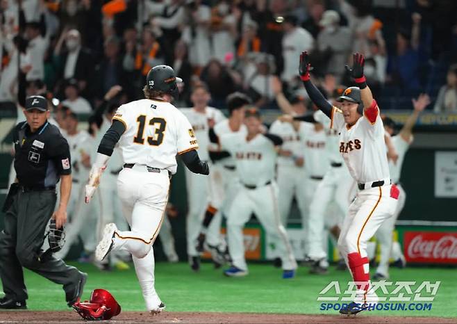 요시카와가 연장 12회말 2사후 끝내기 3루타를 터트렸다. 히로시마와 3연전을 쓸어 담은 요미우리는 4연승을 달렸다. 사진캡처=요미우리 자이언츠 SNS