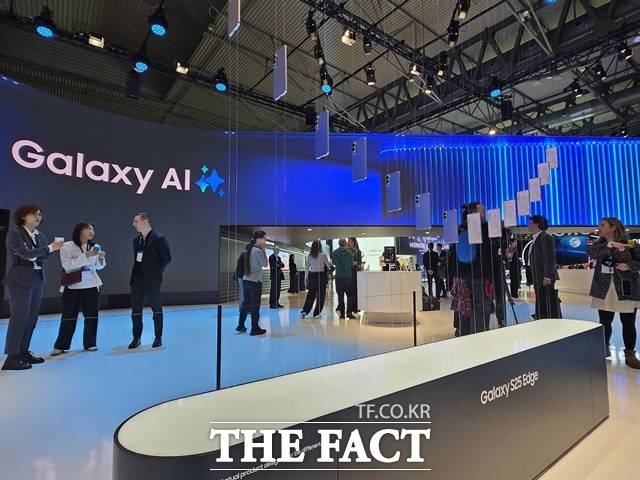 2일 스마트폰 업계에 따르면 삼성전자는 이달 중 초슬림폰 '갤럭시S25 엣지'를 공개하는 '갤럭시 언팩'을 개최한다. /뉴시스