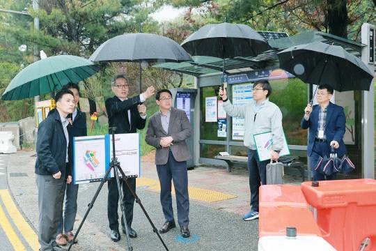 유득원 대전시 행정부시장은 지난 1일 공사 중인 주요 현장을 방문해 사업 추진 상황을 점검하고 현장 대응 태세를 확인하고 있다. 대전시