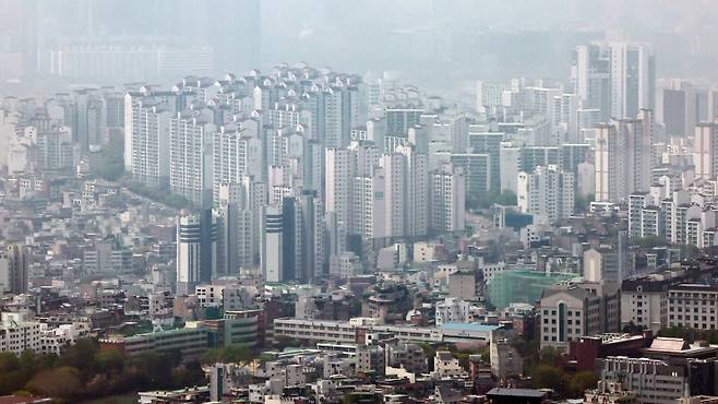 국토교통부는 '부동산개발사업 관리 등에 관한 법률' 등이 1일 국회 본회의를 통과했다고 밝혔다. 사진은 서울의 아파트 단지 모습.(ⓒ뉴스1, 무단 전재-재배포 금지)