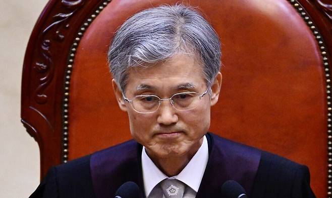 조희대 대법원장이 1일 서울 서초구 대법원에서 열린 더불어민주당 이재명 대선 후보의 공직선거법 위반 사건 상고심 선고에 참석, 입술을 다물고 있다. 연합뉴스