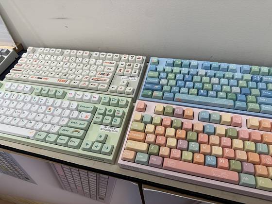 Keyboards with cute keycap designs [WOO JI-WON]
