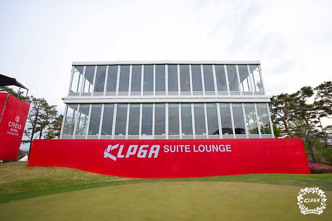 크리스에프앤씨 제47회 KLPGA챔피언십 개최지인 경기도 양주시 레이크우드CC에 설치된 KLPGA스위트 라운지 전경. KLPGA