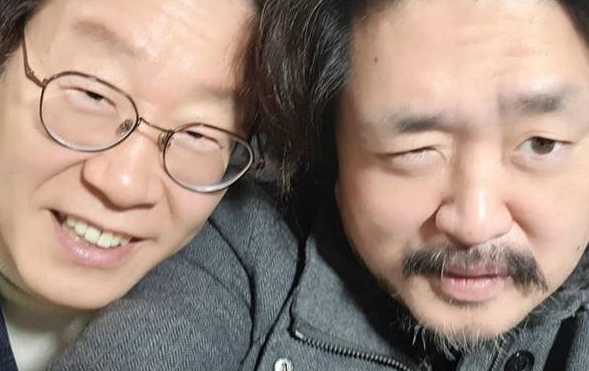 (왼쪽부터)이재명 더불어민주당 대선 후보와 시사평론가 김어준 [사진 출처 = 이재명 SNS 캡처]