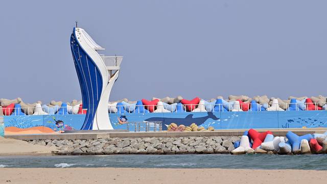영덕 고래불해수욕장의 해변전망대.