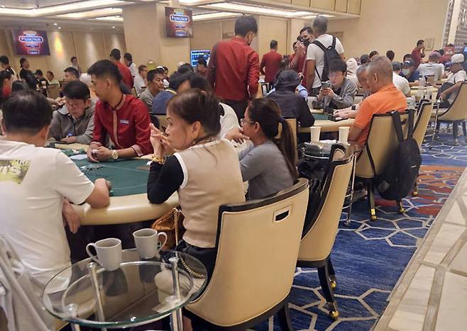 필리핀 마닐라의 한 카지노 홀덤 포커 테이블 게임 모습. 테이블 게임에서 상대방에 대한 존중은 가장 기본적인 매너다.(사진=뉴시스) *재판매 및 DB 금지