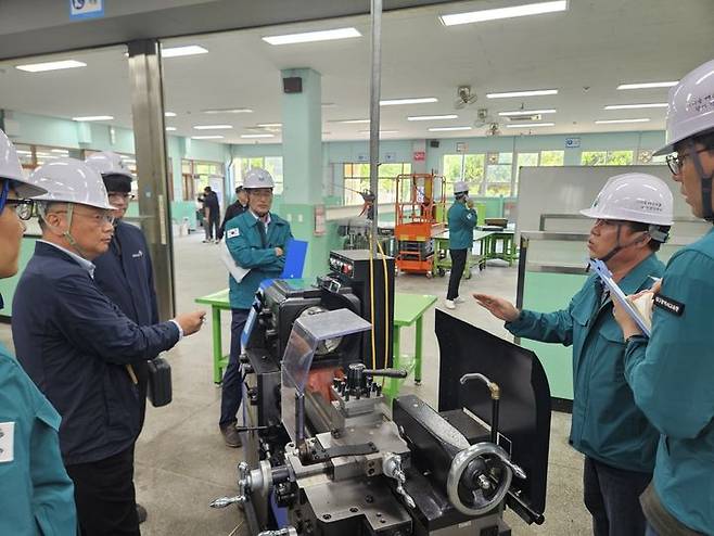 [대구=뉴시스] 대구시교육청은 한국산업안전보건공단과 함께 특성화고 7개 학교를 대상으로 '특별 안전점검'을 실시한다. (사진 = 대구시교육청 제공) 2025.05.02. photo@newsis.com *재판매 및 DB 금지