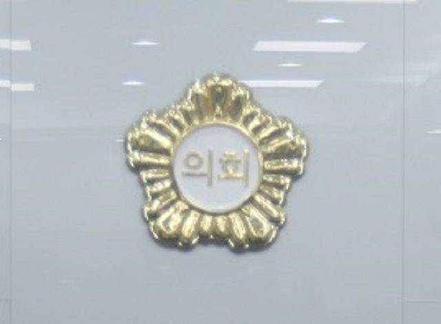 [홍천=뉴시스] 2일 홍천군의회(의장 박영록, 부의장 최이경)는 이날 오전 홍천군의회 특별위원회 회의실에서 제359회 홍천군의회 임시회 제2차 예산결산특별위원회를 열dj 행정과, 민원과, 교육체육과, 세무회계과, 복지과, 경제진흥과, 관광문화과, 산림과 소관 2025년도 제1회 추가경정 일반 및 특별회계 세출 예산안을 심사했다 고 밝혔다. 홍천군의회 제공. *재판매 및 DB 금지