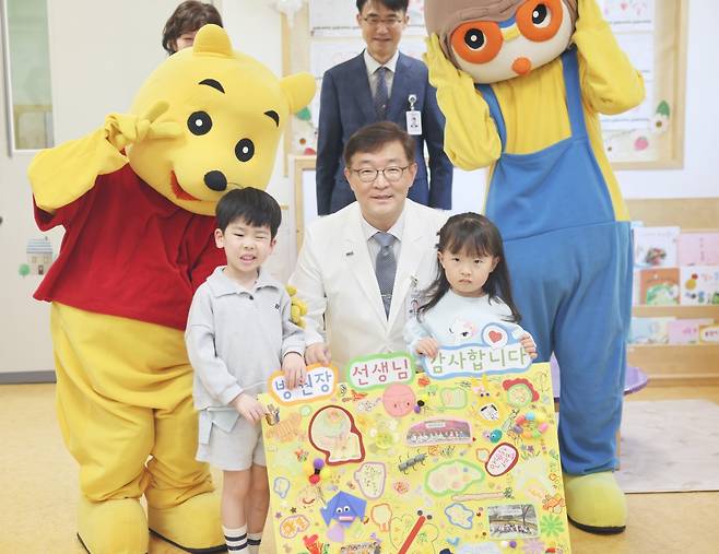 서울보라매병원이 지난달&nbsp;30일&nbsp;병원 3층 직장어린이집에서 어린이날을 맞아 행사를 개최했다. 서울보라매병원 제공