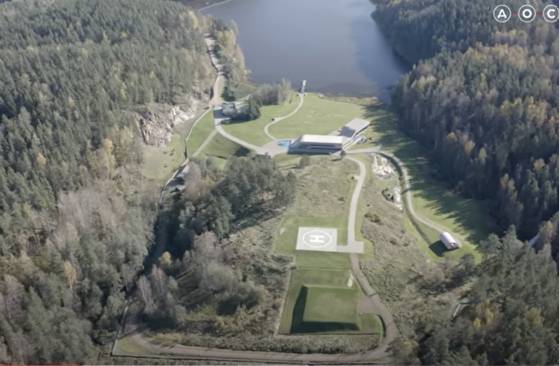 러시아 탐사보도 기관 ‘더 도시에 센터’는 지난해 2월 핀란드와 국경을 접한 러시아 북서부 카렐리아의 마리알아크티 만에 푸틴 대통령의 저택이 있다고 보도했다. 더 도시에 센터 영상 캡처