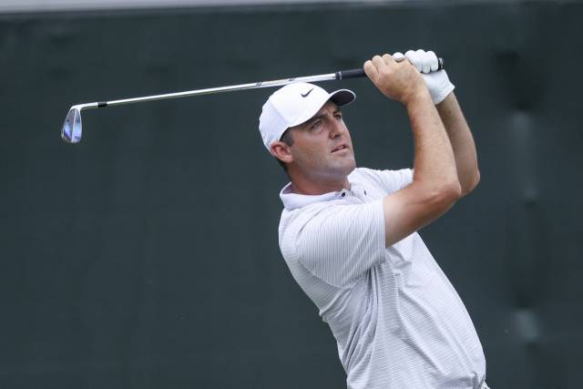 스코티 셰플러가 2일(한국 시간) 더 CJ컵 바이런 넬슨 1라운드 17번 홀에서 티샷을 하고 있다. AP연합뉴스