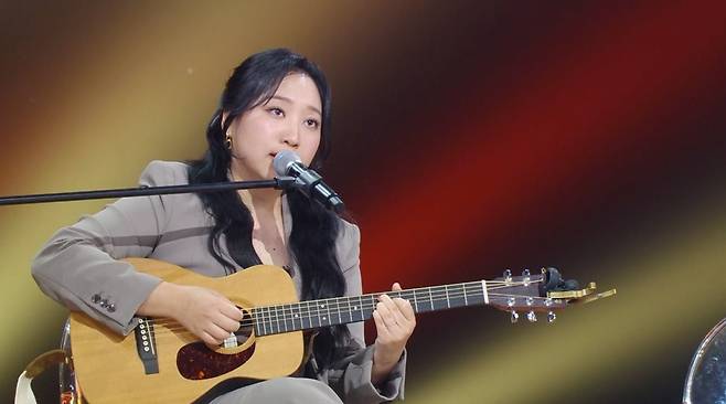 KBS 2TV 뮤직 토크쇼 ‘더 시즌즈-박보검의 칸타빌레’에 출연한 가수 사라강.