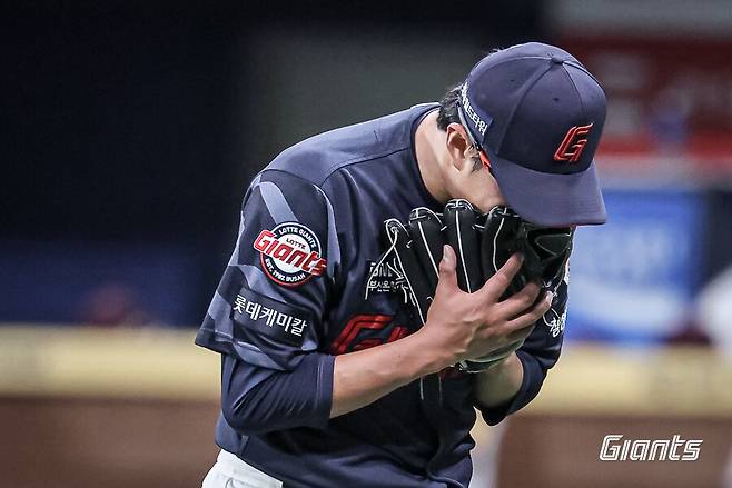 ▲ 4월 30일 키움전 5이닝 3실점에 아쉬운 마음이 컸던 박세웅. ⓒ 롯데 자이언츠