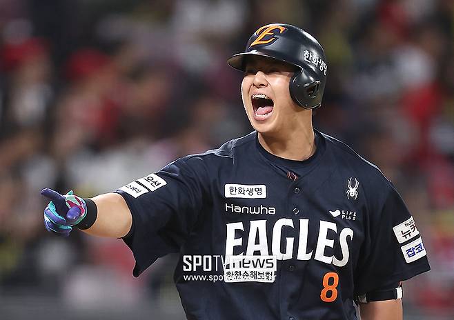 ▲ 연장 11회 결승 홈런을 쳐 내며 팀을 구해낸 노시환 ⓒ곽혜미 기자