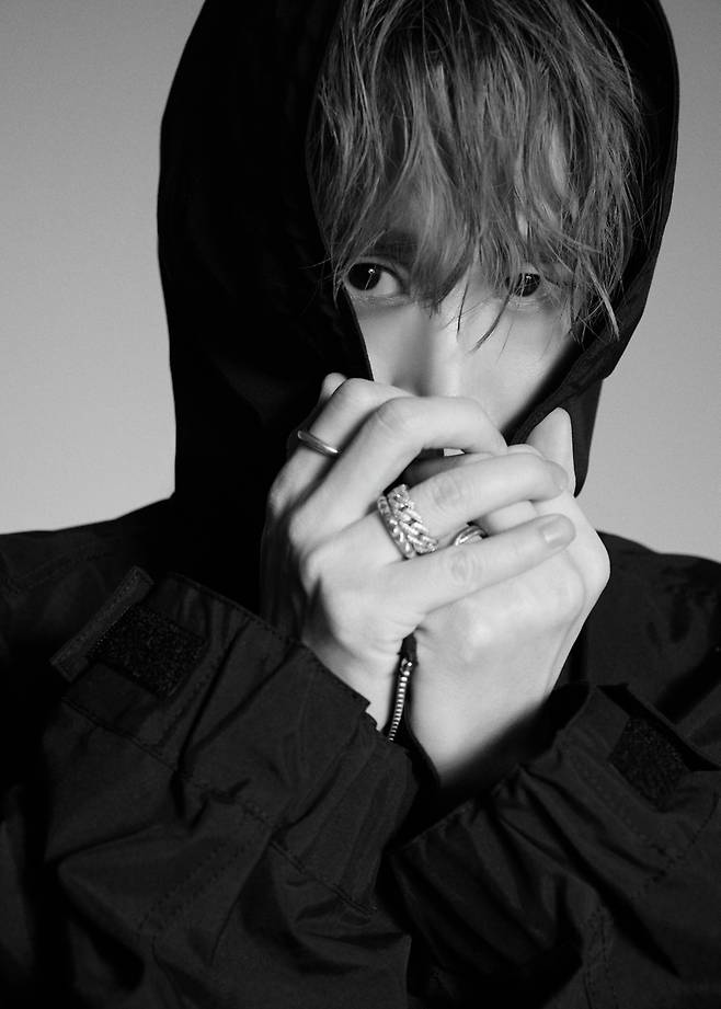 타블로 X RM, 2년 전 약속 지켰다..신곡 'Stop The Rain' MV 공개