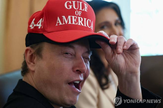 백악관 각료회의 참석한 일론 머스크 [로이터=연합뉴스]