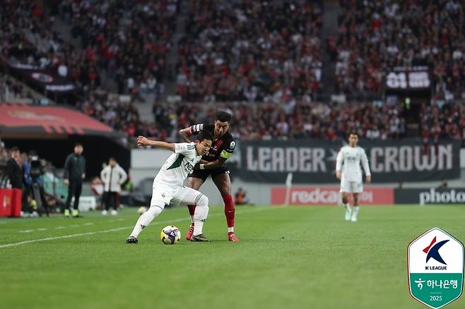3일 서울월드컵경기장에서 열린 FC서울-전북 현대전에서 올해 K리그1 최다 관중을 기록했다. (한국프로축구연맹 제공)