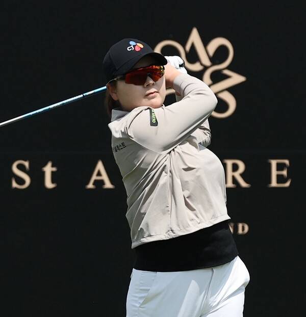 한국여자프로골프(KLPGA) 투어 2025시즌 첫 메이저 대회인 크리스에프앤씨 제47회 KLPGA 챔피언십에 출전한 홍정민 프로가 2라운드에서 경기하는 모습이다. 사진제공=KLPGA