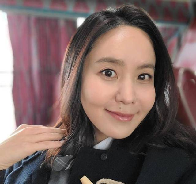 방송인 박지윤이 소속사 JDB엔터테인먼트를 떠난다. 박지윤 SNS