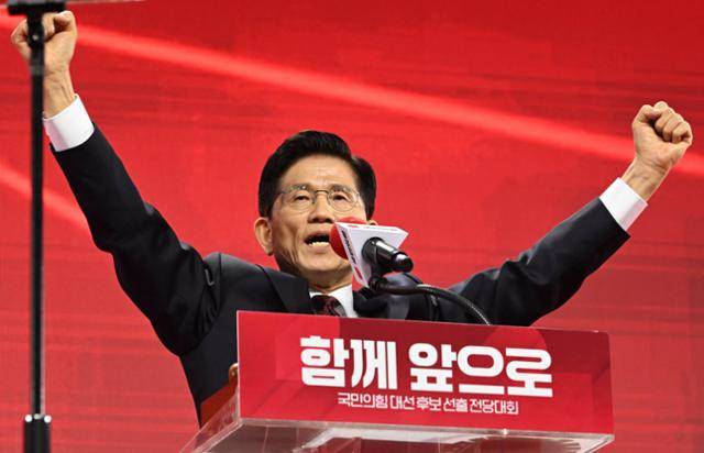 3일 경기 고양 킨텍스에서 열린 국민의힘 대선 후보 선출 전당대회에서 최종 후보로 선출된 김문수 후보가 수락연설을 하고 있다. 뉴시스