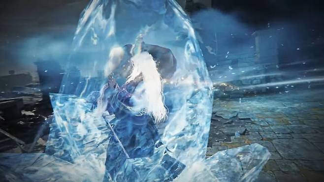 ▲ '은둔자'는 강력한 마법에 피의 낙인으로 아군 파티의 유지력까지 책임진다