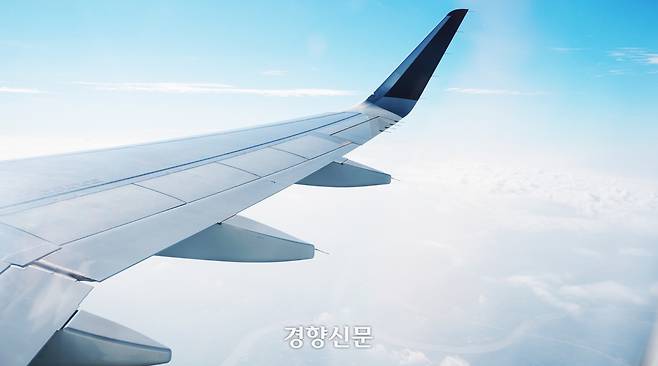 비행기 날개. 경향신문 자료사진