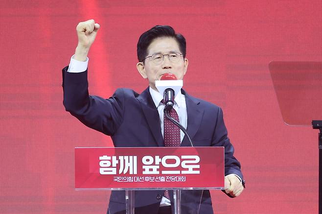 국민의힘 대선 후보로 선출된 김문수 후보가 3일 경기 고양시 킨텍스에서 열린 국민의힘 전당대회에서 수락 연설을 하고 있다. [사진 출처 = 연합뉴스]