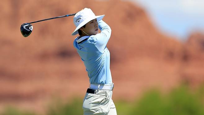 보기 없이 버디만 6개를 잡아 2위로 올라선 이소미. [사진=LPGA]