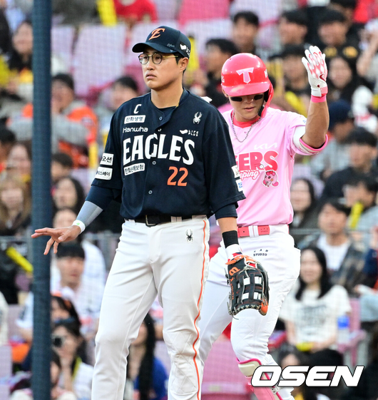 [OSEN=광주, 지형준 기자] 1회말 1사 1루에서 KIA 김도영이 좌전 안타를 날리며 기뻐하고 있다. 2025.05.02 /jpnews@osen.co.kr