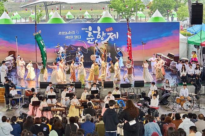 제59회 남원 춘향제에서 뮤지컬 춘향 공연이 펼쳐지고 있다. 남원시 제공