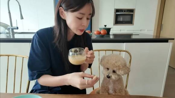 권나라 유튜브 채널 캡처