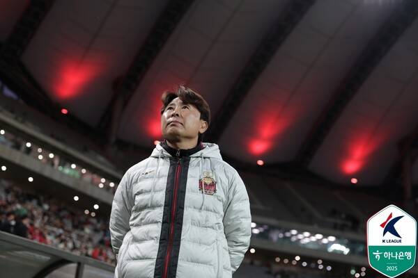 ▲ 거스 포옛 전북 현대 감독과 김기동 FC서울 감독. ⓒ한국프로축구연맹