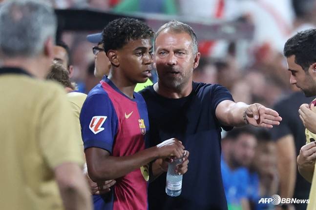 야말(왼쪽)과 플릭 감독. /AFPBBNews=뉴스1