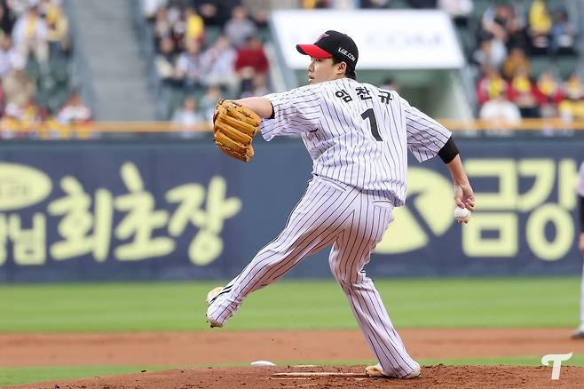 3일 SSG와 경기에서 역투하는 LG 임찬규 [LG 트윈스 제공. 재판매 및 DB 금지]