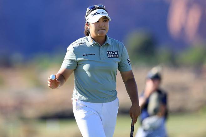 유해란이 LPGA 투어 블랙데저트 챔피언십에서 사흘 연속 선두를 지켜 최종일 와이어투와이어 우승에 도전한다. (사진=AFPBBNews)