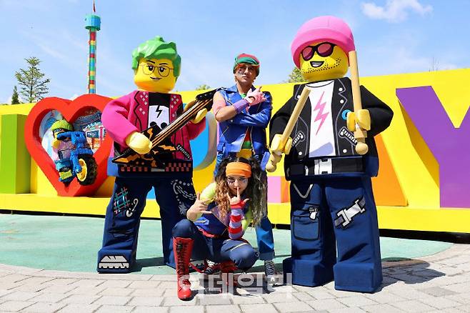 레고랜드가 레고 페스티벌 공식 오픈을 맞아 공개한 아이러브 플레이 포토존(사진=레고랜드)