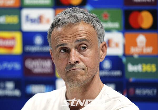 루이스 엔리케 파리 생제르맹 FC 감독. 사진┃뉴시스/AP