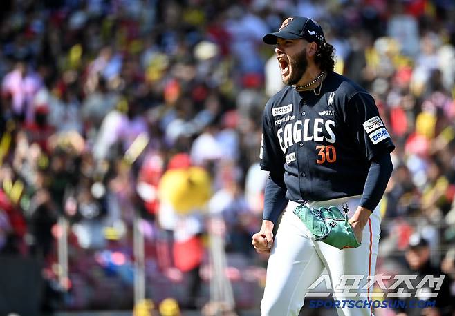 4일 광주KIA챔피언스필드에서 열린 한화와 KIA의 경기, 5회말 투구를 마친 한화 폰세가 포효하고 있다. 광주=허상욱 기자wook@sportschosun.com/2025.05.04/
