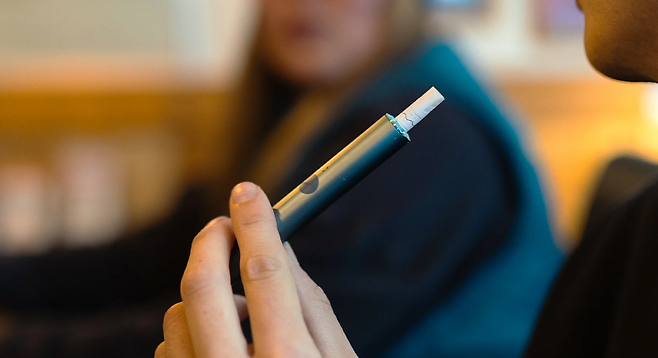 궐련형 전자담배는 일본과 이탈리아 같은 국가에서 인기가 높다