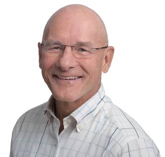 데이비드 패터슨 UC 버클리 교수 / UCLA 수학 학사, 컴퓨터과학 석·박사, 현 리스크 파이브 인터내셔널 이사회 부의장, 현 구글 석학 엔지니어, 튜링상·찰스 스타크 드레이프상·IEEE 존 폰 노이만 메달 수상