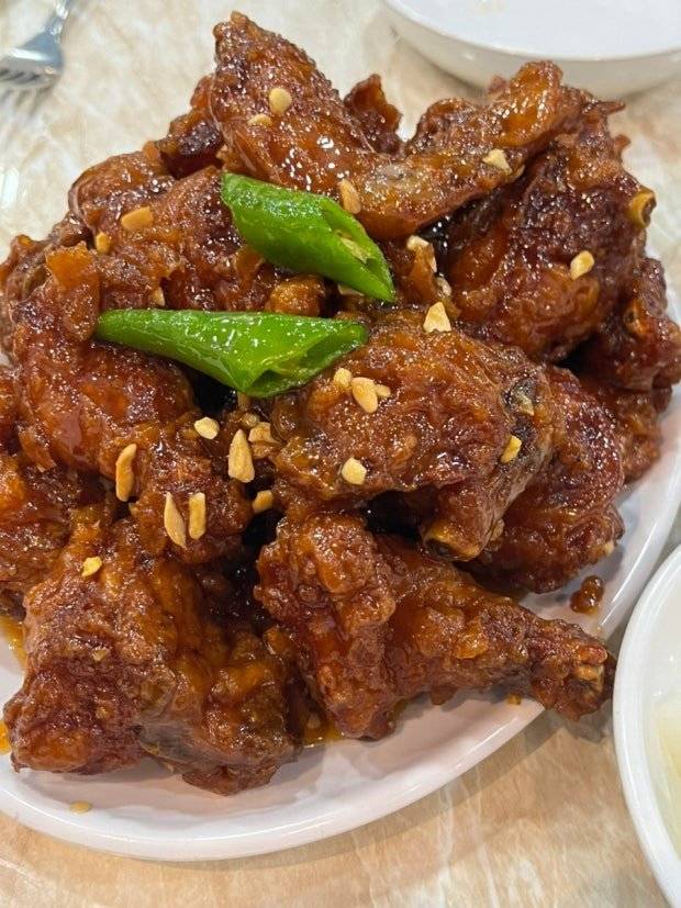 pwpWQf.jpg 좋아하는 사람들은 엄청 좋아하는 인천 신포 닭강정