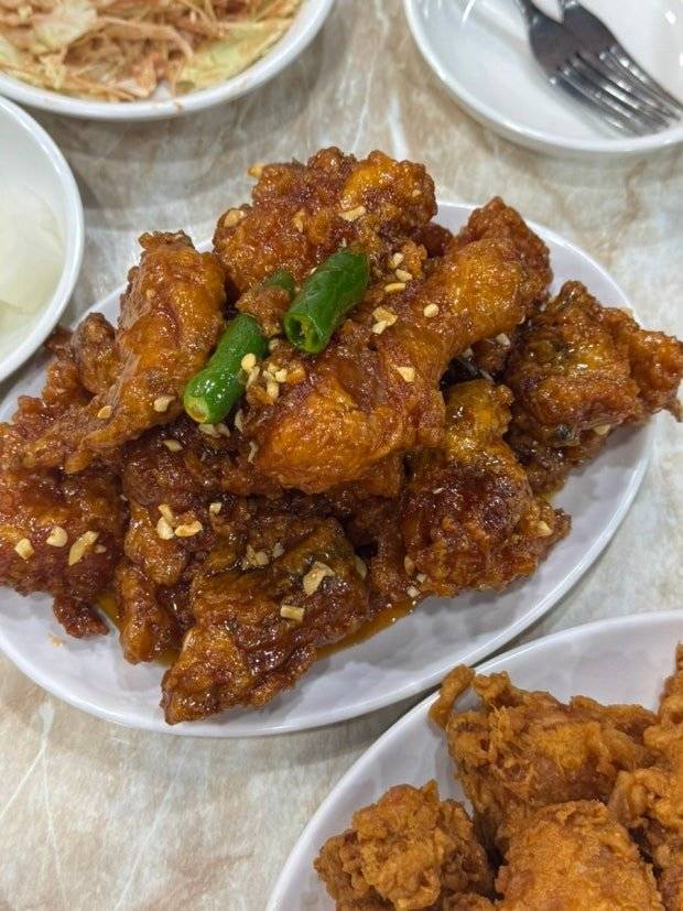 ZYZtUP.jpg 좋아하는 사람들은 엄청 좋아하는 인천 신포 닭강정