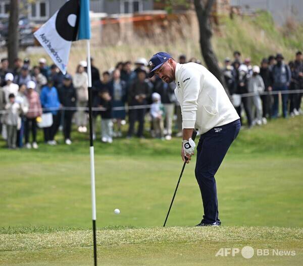 2025년 LIV 골프 코리아 대회에서 우승 경쟁에 뛰어든 브라이슨 디섐보가 2라운드에서 경기하는 모습이다. 사진제공=ⓒAFPBBNews = News1