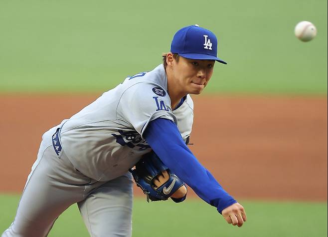 <yonhap photo-2208="">3일(한국시간) 애틀랜타전에 선발 등판한 야마모토 요시노부. [AFP=연합뉴스]</yonhap>