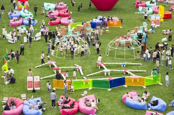 서울시가 서울광장에 마련한 창의 놀이터. [사진 서울시]