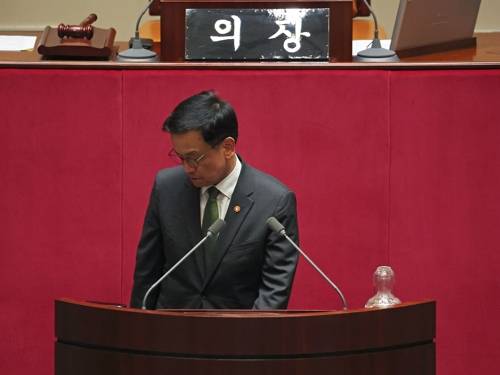 정부 측 인사 마치고 자리 떠나는 최상목 부총리 [연합뉴스 제공]