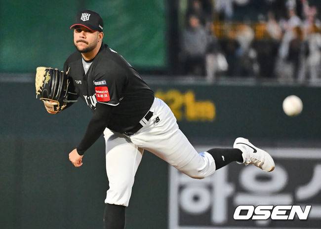 [OSEN=이석우 기자] KT 엔마누엘 데 헤이수스. 2025.03.28 / foto0307@osen.co.kr