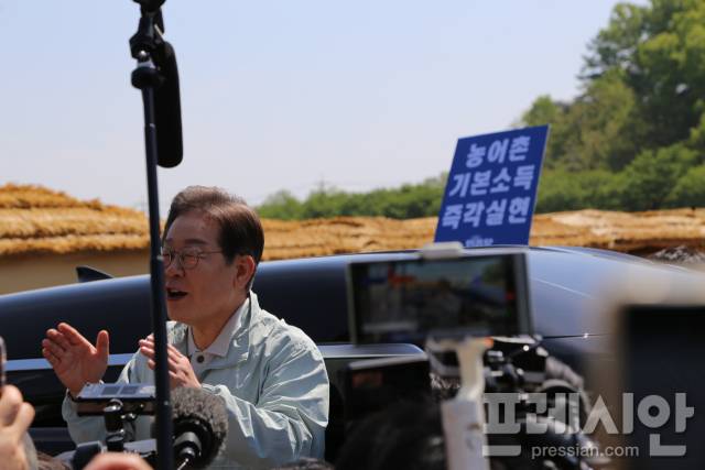 ▲ 이후보는 500여명의 지지지들앞에서 "경북지역에도 이젠 정치의 경쟁체제가 도입되어야만 정치도 발전한다"고 지적하고 " 왜곡된 정보를 바로잡고 진실이 제대로 전파될 수 있도록 적극적으로 댓글도 달고 좋아요도 눌려야 한다"고 주문했다. ⓒ프레시안(최홍식)